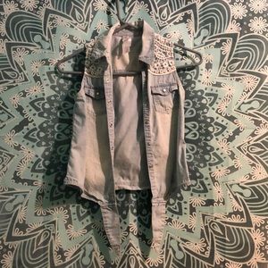 sleeveless button down